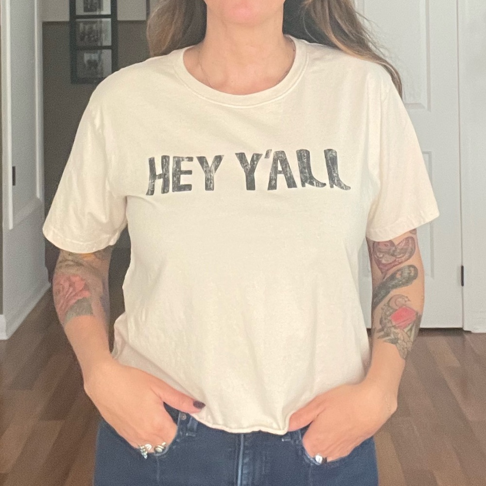 Ash 'HEY Y'ALL' Cream Graphic Tee